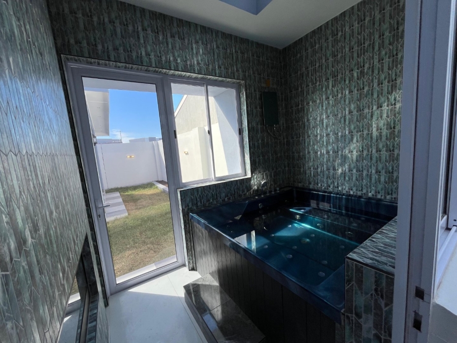 4 Bedroom Property for Sale in Sandown Western Cape